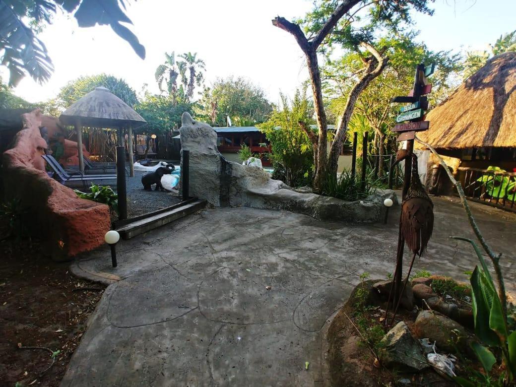 Pumusa Bushcamp ฮลูฮลูเว ภายนอก รูปภาพ