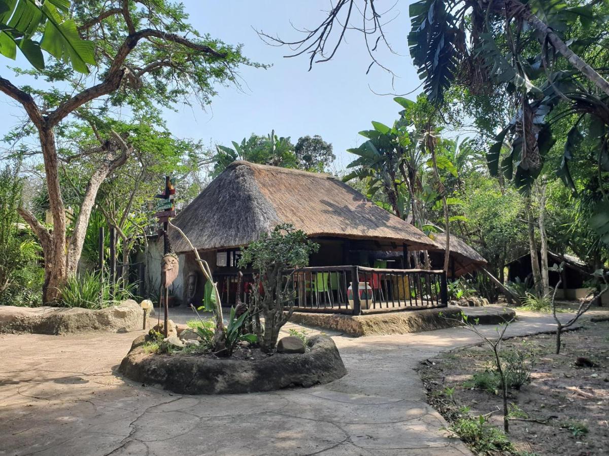 Pumusa Bushcamp ฮลูฮลูเว ภายนอก รูปภาพ