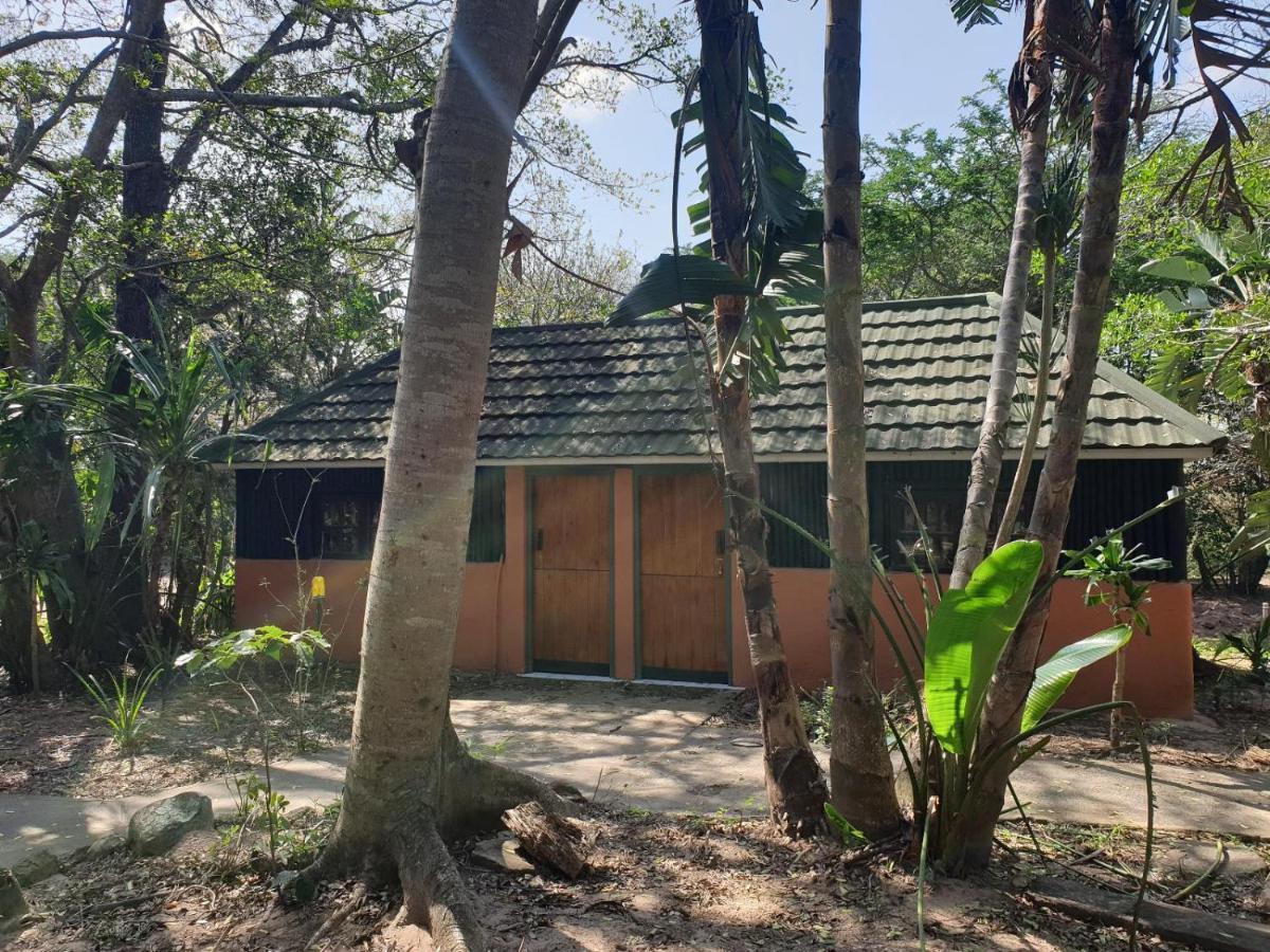 Pumusa Bushcamp ฮลูฮลูเว ภายนอก รูปภาพ