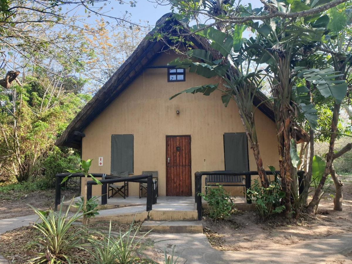 Pumusa Bushcamp ฮลูฮลูเว ภายนอก รูปภาพ